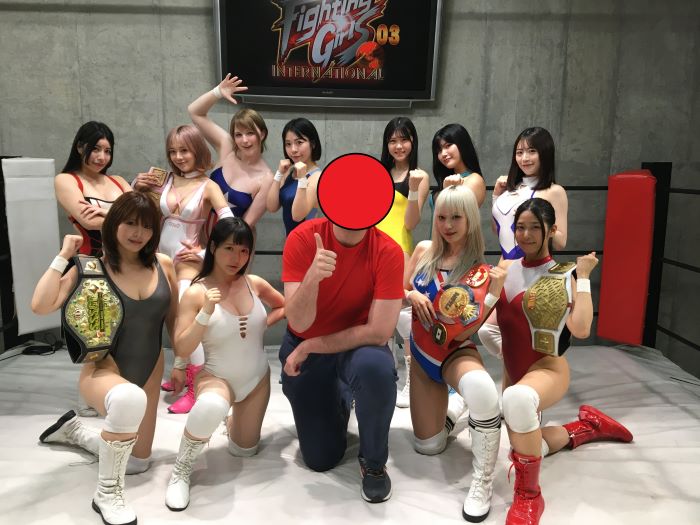 Fighting-Girls-Group-Photo-2